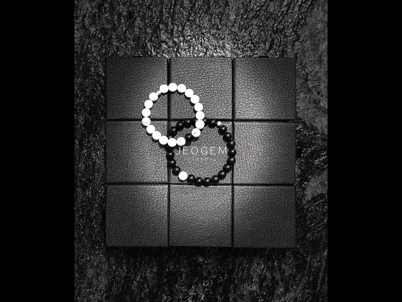 distance-bracelets-onyx-magnesite